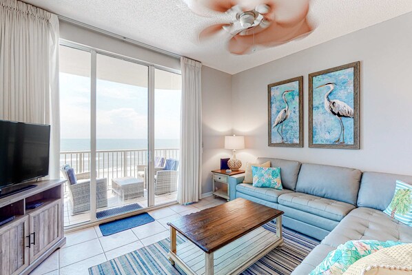 TV, DVD player, offices - 6th-floor updated Gulf-front retreat - near area attractions & restaurants (Perdido Key)