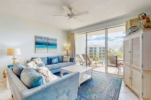 TV, DVD player, offices - Spacious getaway with Gulf view, beach access, tennis & pickleball (Seacrest)