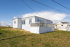 Exterior - Violet - sleeps 6 guests  in 3 bedrooms (Heacham)