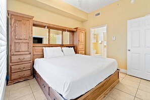 1 bedroom, iron/ironing board, WiFi, wheelchair access - Inviting Gulf-front condo In Perdido Key with waterfront pool/hot tub and oceanfront balcony (Perdido Key)