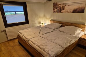 2 bedrooms, free WiFi - Freistehender Ferienbungalow im Fachwerkstil (Burhave)