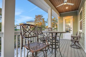 Property grounds - Home near beach and 30A with balcony, yard, patio, grill, Washer & Dryer (Santa Rosa Beach)