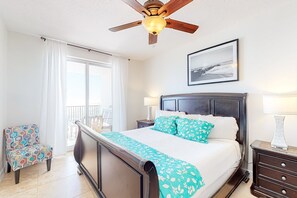 4 bedrooms, iron/ironing board, WiFi, bed sheets - Sixth-floor oceanfront condo with spacious balcony, WiFi, shared pool & hot tub (Panama City Beach)