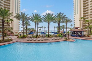 Pool - Tasteful oceanfront condo with beach, pool, hot tub, & washer/dryer (Panama City Beach)