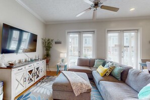 TV, DVD player, offices - Ideal Coastal Retreat w/ Shared Pool, Private Balcony, & Beach Access Nearby (Panama City Beach)