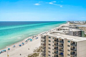 On the beach - Gorgeous beachfront condo, shared pool and beach access (Panama City Beach)