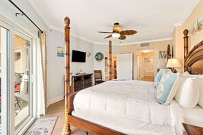 2 bedrooms, desk, iron/ironing board, WiFi