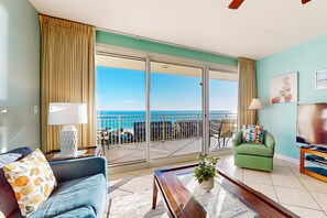 TV, DVD player, offices - Beachfront condo with access shared on-site amenities & ocean views (Destin)