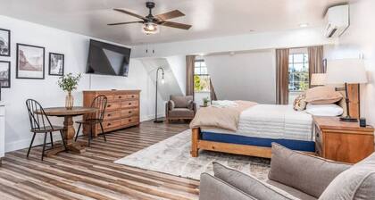 Plush Heaven, Steps from Yosemite Adventures