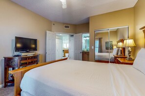 2 bedrooms, iron/ironing board, WiFi, bed sheets - Relaxing, gulf-view condo with pool, fitness room & beach access (Destin)