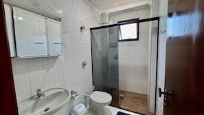 Comfort-Apartment, Strandblick | Badezimmer