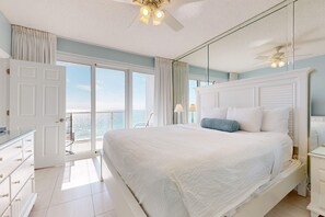 2 bedrooms, iron/ironing board, WiFi, bed sheets - Vibrant condo on the Gulf with pool, fitness room & playground (Destin)