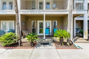 Terrace/patio - Snowbird-friendly condo near the ocean with patio, outdoor pool, & hot tub (Perdido Key)
