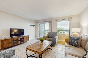 TV, DVD player, offices - 2nd-floor, spacious, beachfront condo with ocean views - close to entertainment (Fort Walton Beach)