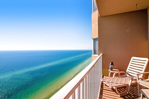 Property grounds - 29th-floor, oceanfront condo with pool, ocean view & high-speed WiFi (Panama City Beach)