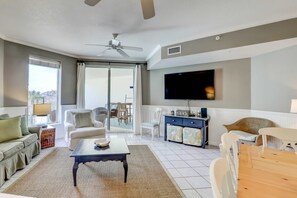 TV, DVD player, stereo, offices - Two-bedroom with bunks, balcony overlooking pool & on-site pickleball (Santa Rosa Beach)