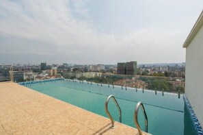 Pool - Cozy JW Homes 1BR | Pool and gym | Westlands Nairobi (Nairobi)
