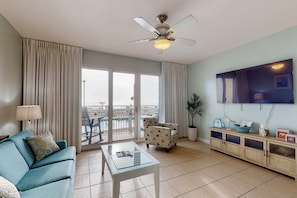 TV, DVD player, offices - Vibrant vacation home by the beach with pool, hot tub, & fitness facility (Panama City Beach)