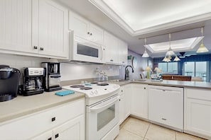 Fridge, microwave, oven, stovetop - Gorgeous beachfront condo, shared pool and beach access (Panama City Beach)