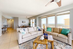 TV, DVD player, offices - Elegant touches & beachfront views with pools & fitness center (Panama City Beach)