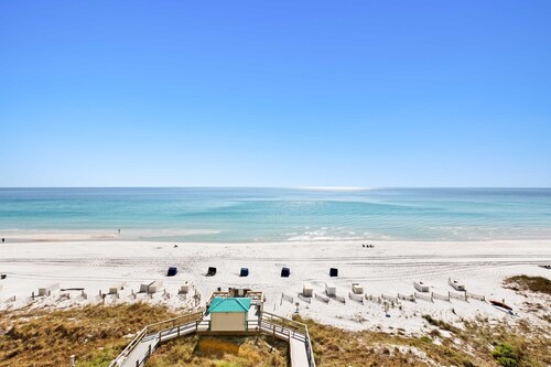 Beachfront Condo with Private Balcony - Shared Pools, Hot Tub, & Fitness Room