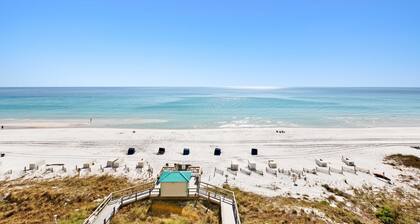 Beachfront Condo with Private Balcony - Shared Pools, Hot Tub, & Fitness Room