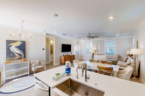 TV, offices - Spacious new-build home near beach & bay with on-site pool,pickleball (Port St. Joe)