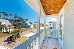 Property grounds - Spacious new-build home near beach & bay with on-site pool,pickleball (Port St. Joe)