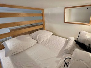 Bügeleisen/Bügelbrett, Reisekinderbett