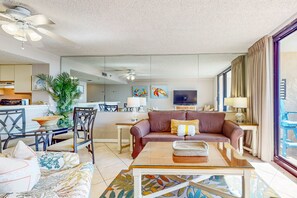 TV, DVD player, offices - 2nd Floor Open Condo, On-site restaurant w/ bar, Multiple pools (Destin)