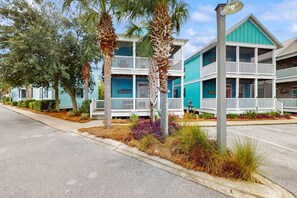 Exterior - Relaxing seaside residence featuring open space and accessible beach entry (Port St. Joe)