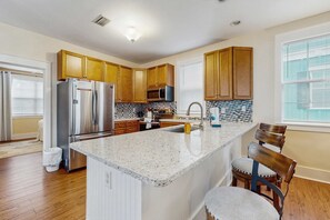 Fridge, microwave, oven, stovetop - Relaxing seaside residence featuring open space and accessible beach entry (Port St. Joe)