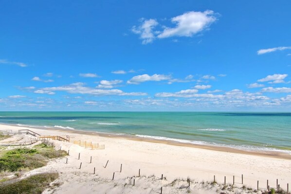 On the beach - Beachfront home with expansive deck, screened porch, washer&dryer & central AC (St. George Island)