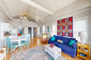 TV, offices - Beachfront home with expansive deck, screened porch, washer&dryer & central AC (St. George Island)