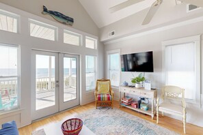 TV, offices - Beachfront home with expansive deck, screened porch, washer&dryer & central AC (St. George Island)