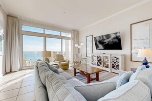 TV, DVD player, offices - Beachfront condo w/private balcony, Gulf views & on-site shared amenities (Destin)