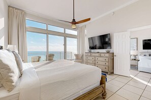 3 bedrooms, iron/ironing board, WiFi, bed sheets - Beachfront condo w/private balcony, Gulf views & on-site shared amenities (Destin)