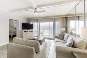 TV, DVD player, offices - Magnificent Sixth-floor Oceanfront Condo with pool, Tennis & Gym (Miramar Beach)