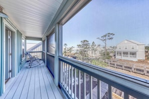 Property grounds - Lovely Home w/ Screened-In Porches, Balcony & Shared Pool - Walk to the Beach (Port St. Joe)