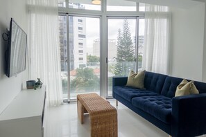 TV - Perfect City Views, Amazing Location By YellowKey (santo domingo)