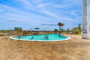 Pool - Emerald Towers 102 (Destin)