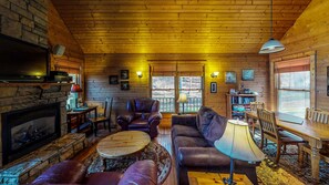 TV, fireplace, DVD player - Harvest Moon Cottages - Peacepipe 00088 (Rockbridge)