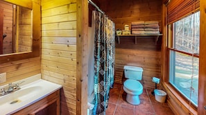 Hair dryer, towels - Harvest Moon Cottages - Peacepipe 00088 (Rockbridge)