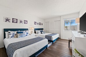 2 bedrooms, free WiFi, bed sheets - Ocean View 2BR Condo • Pets • Balcony • Sleeps 8 (Panama City Beach)