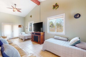 1 habitación, tabla de planchar con plancha, wifi y ropa de cama 