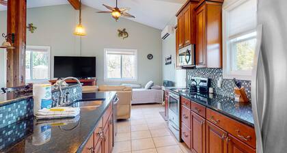 Dog friendly cottage near the beach with patio, grill, washer, dryer, partial AC