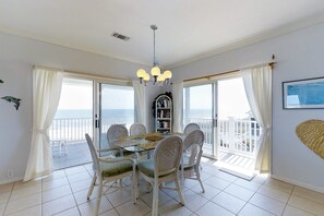 Dining - King's Crown (St. George Island)