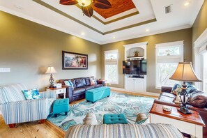 TV, DVD player, offices - Spacious dog-friendly home w/pool, hot tub, access to tennis, pickle ball, pools (St. George Island)