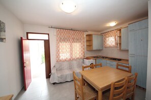 Apartemen, 2 kamar tidur | Ruang makan