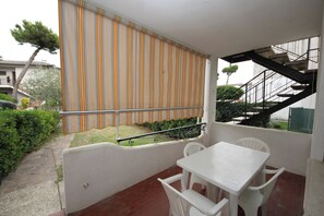 Apartemen, 2 kamar tidur | Balkon